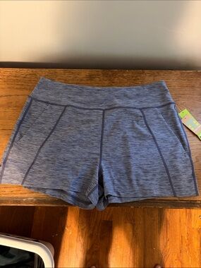 Title nine base camp shorts XL